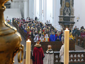 Diözesale Aussendung der Sternsinger im Hohen Dom zu Fulda (Foto:Karl-Franz Thiede)